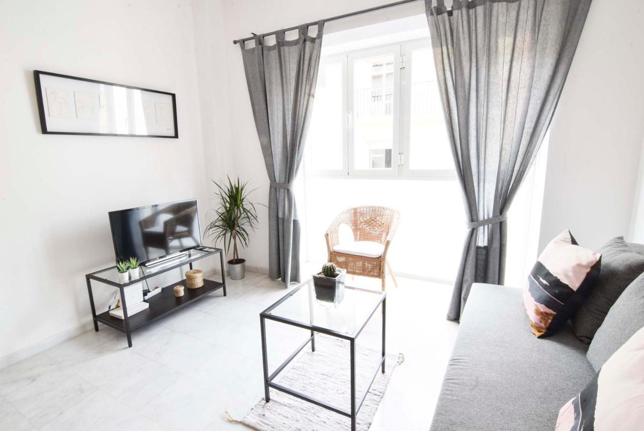 P&P Apartaments Carrera De Capuchinos Malaga Exterior photo