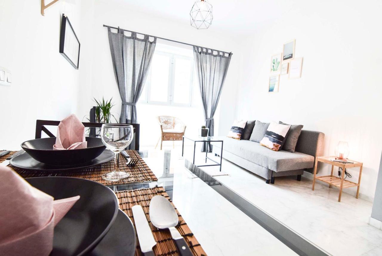 P&P Apartaments Carrera De Capuchinos Malaga Exterior photo