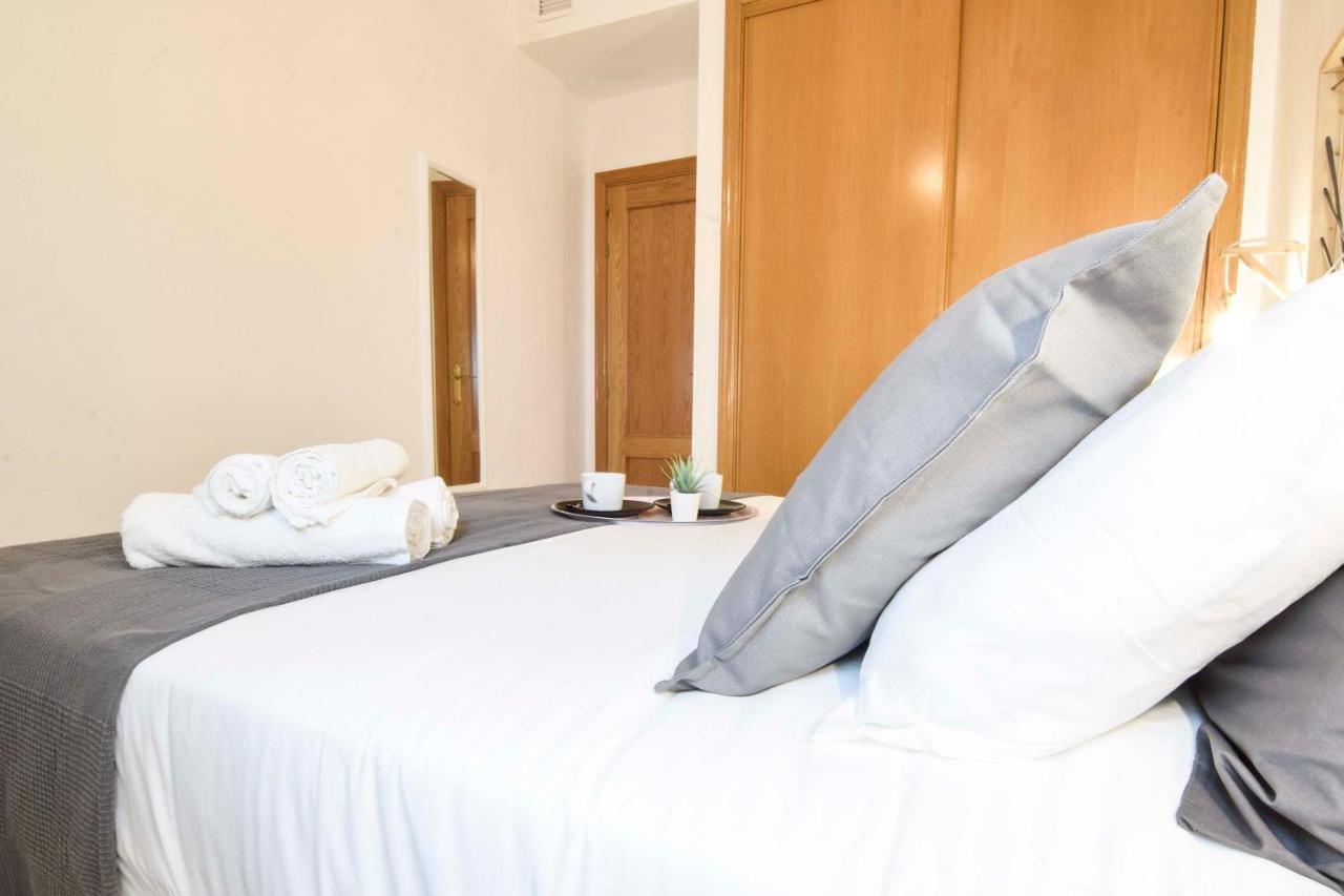 P&P Apartaments Carrera De Capuchinos Malaga Exterior photo