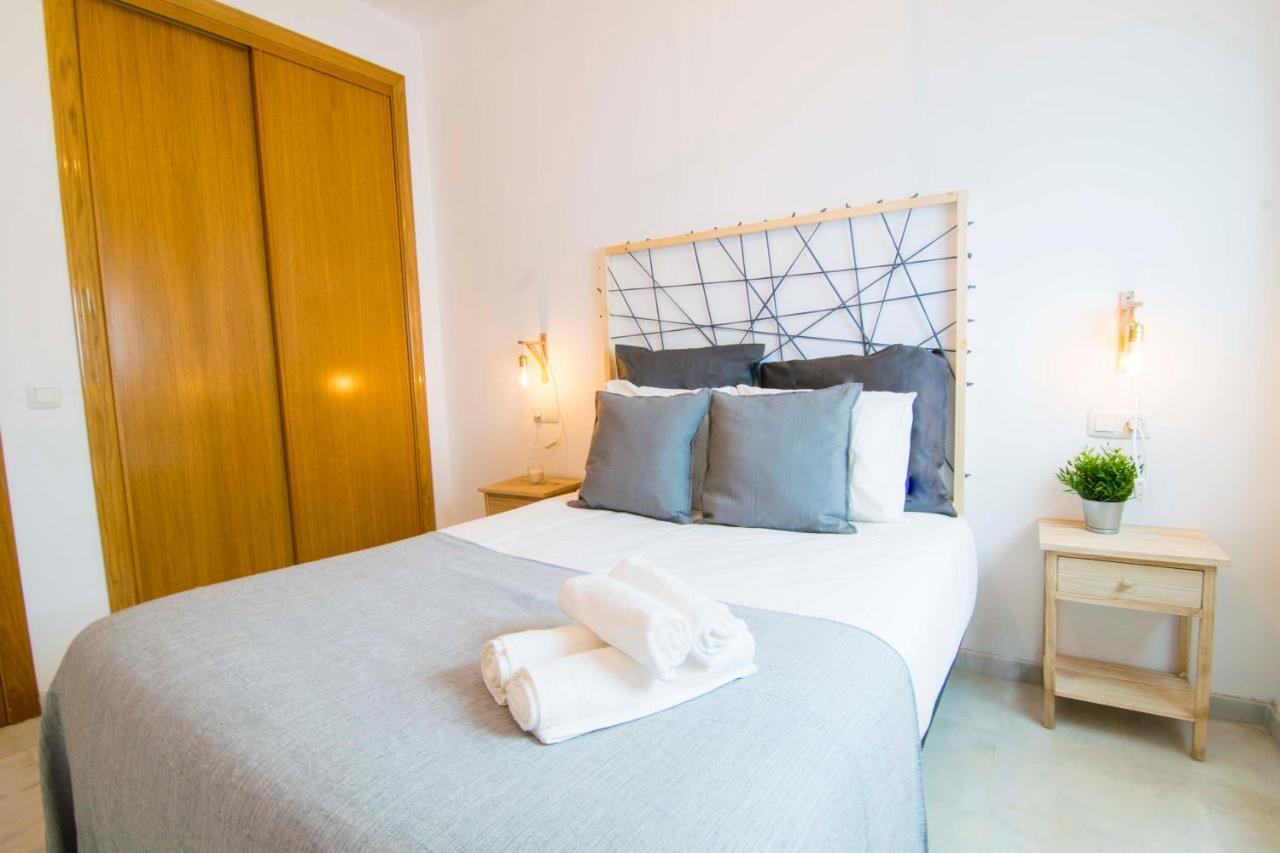 P&P Apartaments Carrera De Capuchinos Malaga Exterior photo